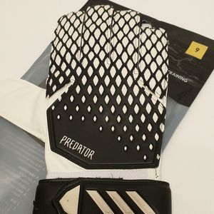 Adidas Predator20 Size 9 Training Glove. Missing Left Glove. New with tags.